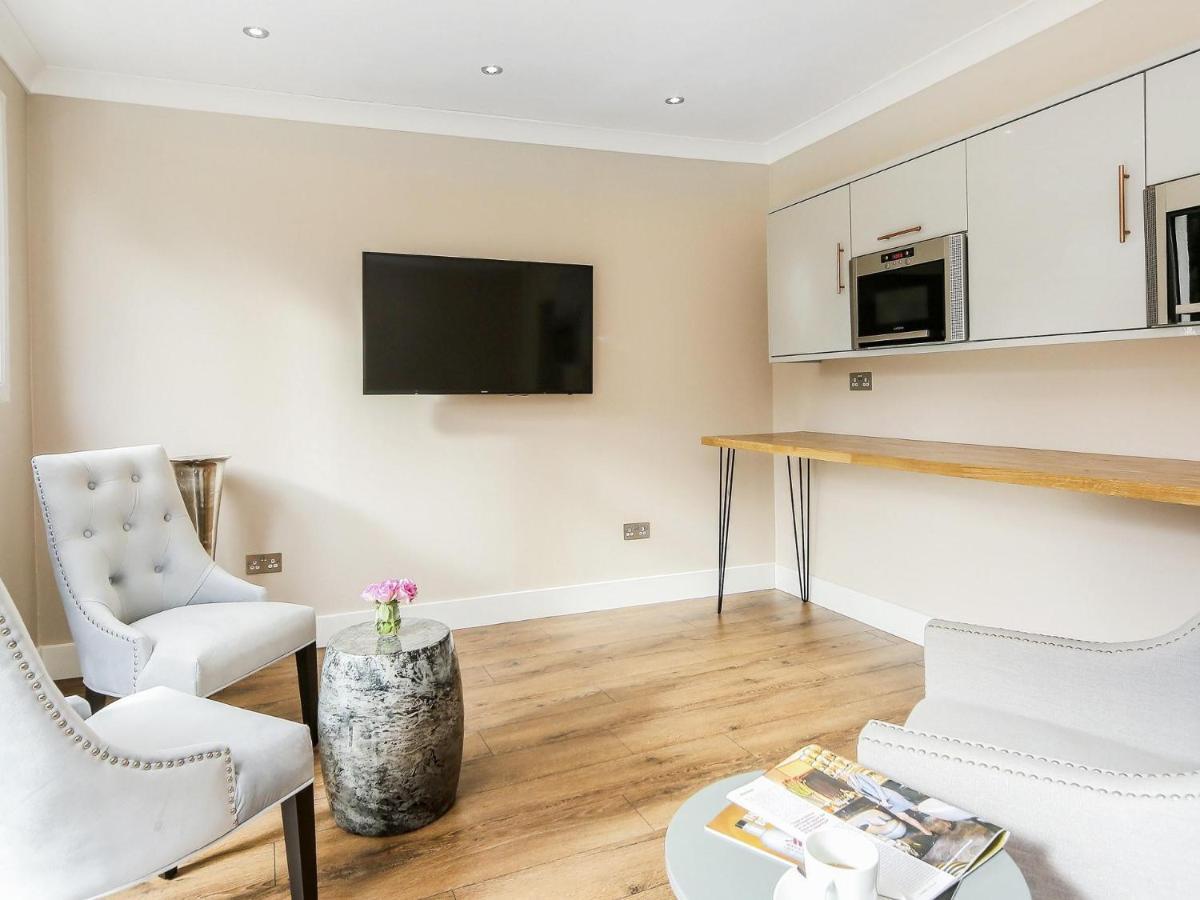 The Westerly London Exterior photo